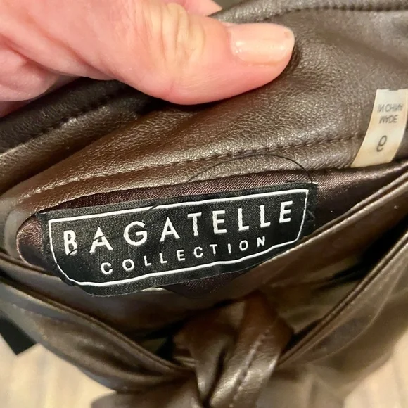 Bagatelle Chocolate Faux Leather straight 22" Skirt Lined Side Zip&Belt SZ 6 NWT - Picture 4 of 6